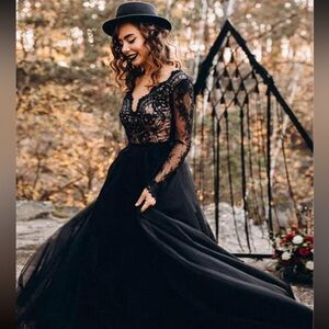 Black Lace Long-Sleeve A-Line Tulle Evening Dress